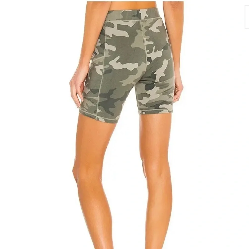 NWT Monrow Olive Camouflage Biker Shorts with Pockets - Picture 12 of 13